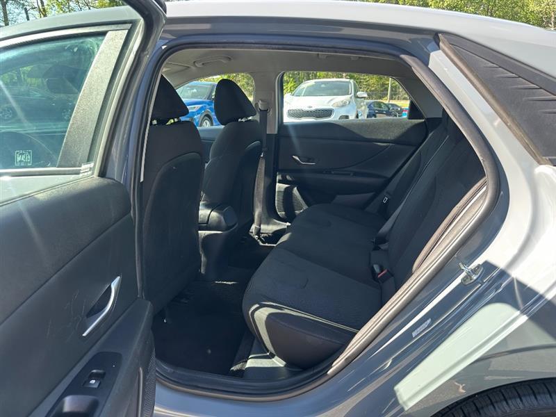 Hyundai Elantra SE 2021