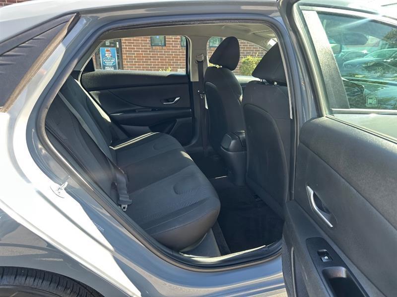 Hyundai Elantra SE 2021