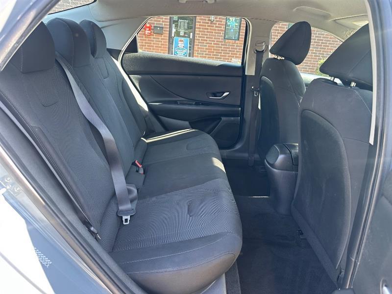 Hyundai Elantra SE 2021