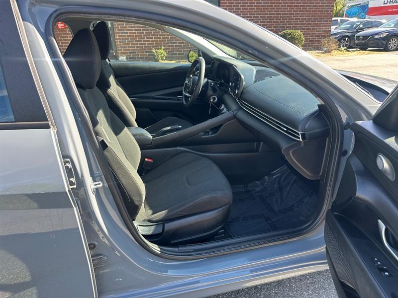 Hyundai Elantra SE 2021