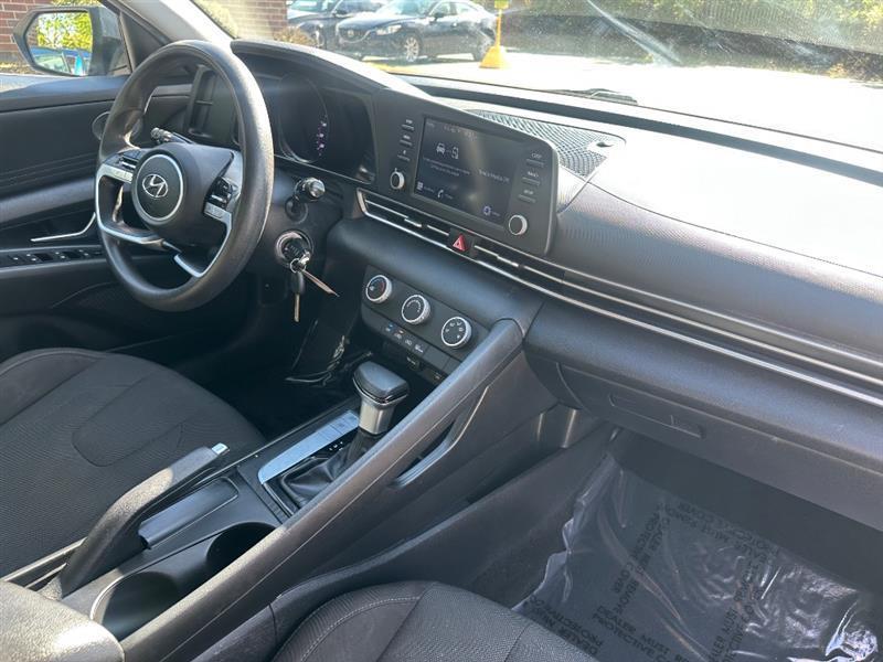 Hyundai Elantra SE 2021