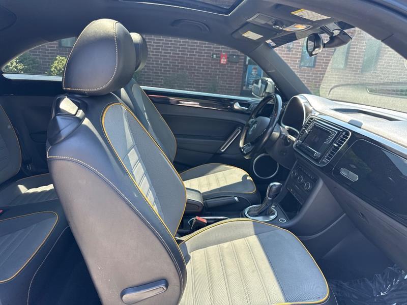 Volkswagen Beetle 1.8T Dune 2016