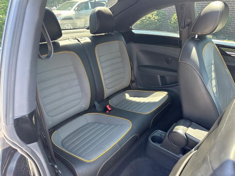 Volkswagen Beetle 1.8T Dune 2016