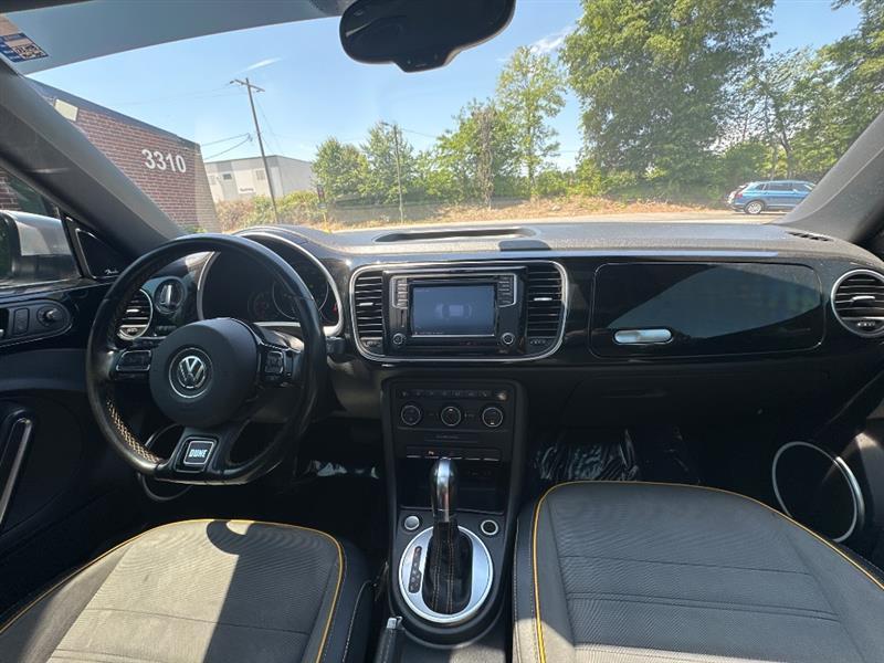 Volkswagen Beetle 1.8T Dune 2016