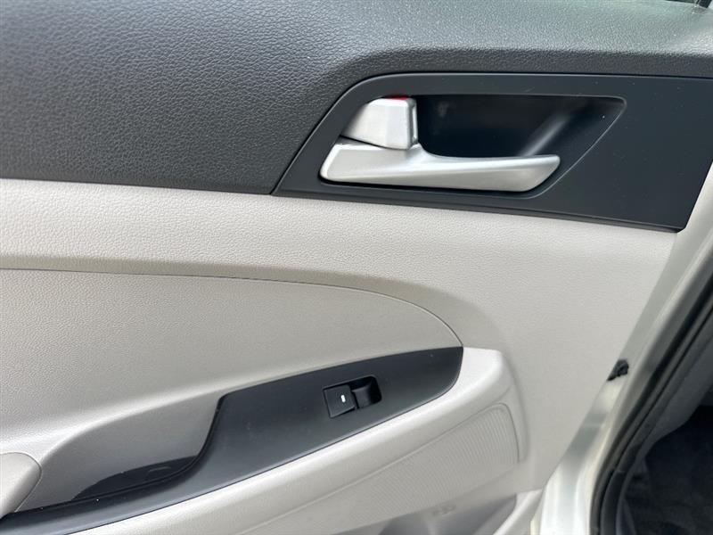 Hyundai Tucson SE 2021