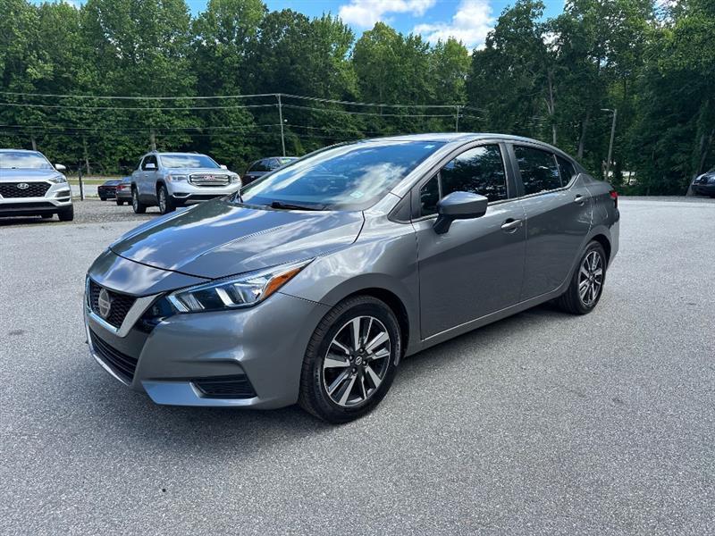 Nissan Versa SV 2022