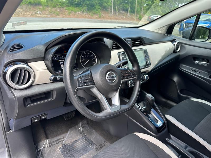 Nissan Versa SV 2022