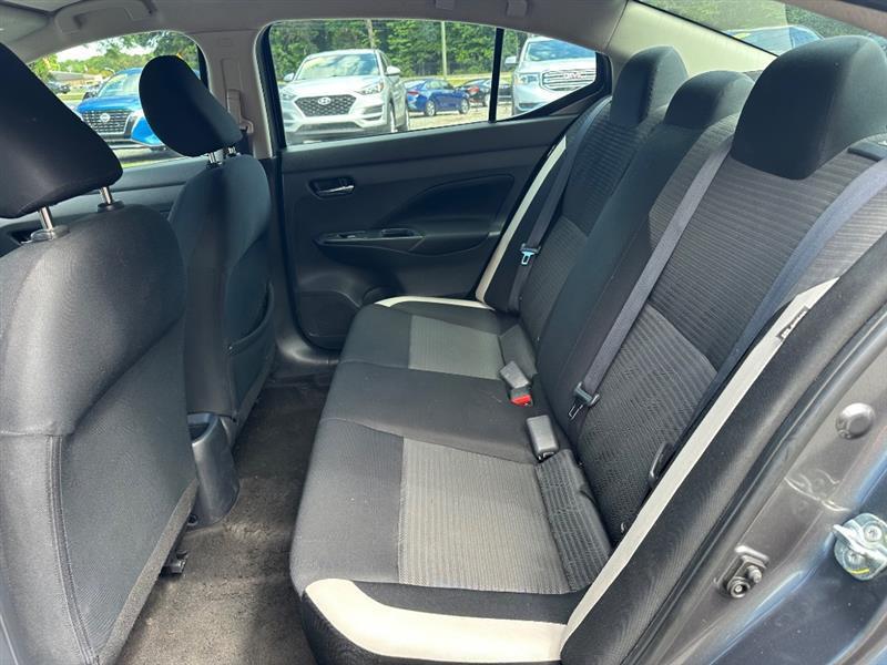 Nissan Versa SV 2022