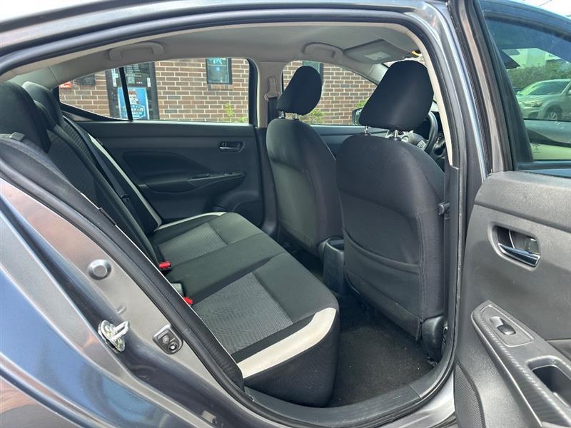 Nissan Versa SV 2022
