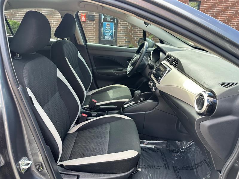 Nissan Versa SV 2022