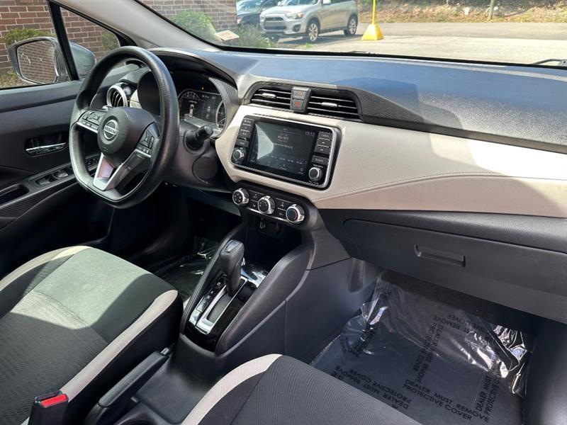 Nissan Versa SV 2022