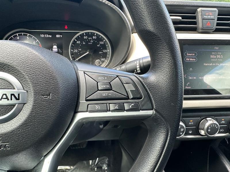 Nissan Versa SV 2022
