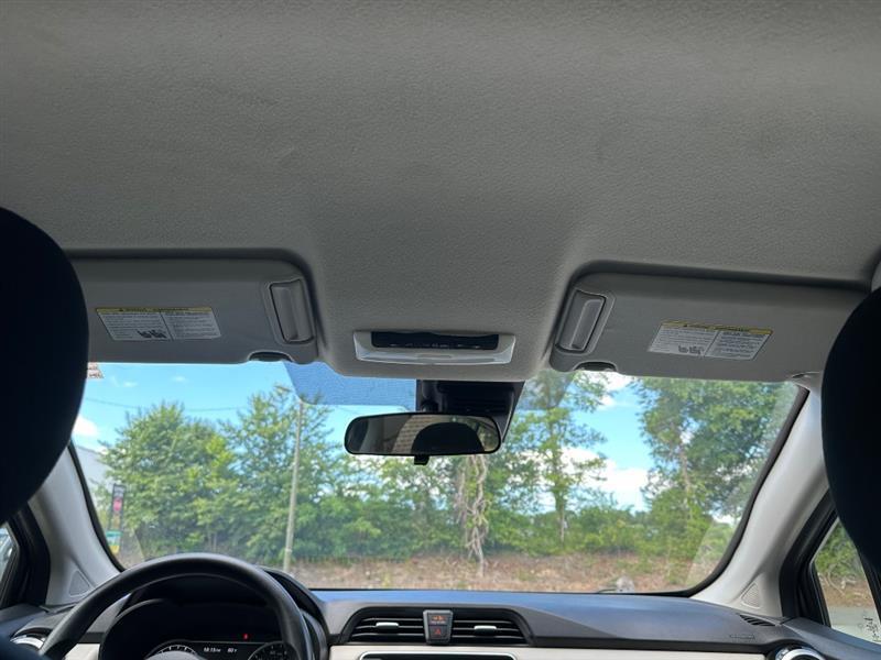 Nissan Versa SV 2022