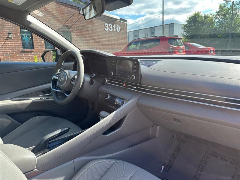 Hyundai Elantra SEL 2022