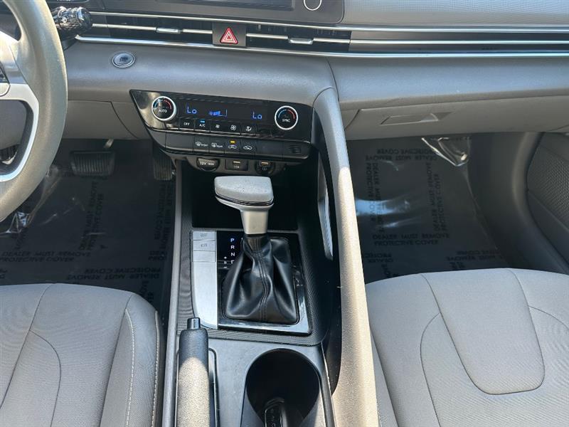 Hyundai Elantra SEL 2022