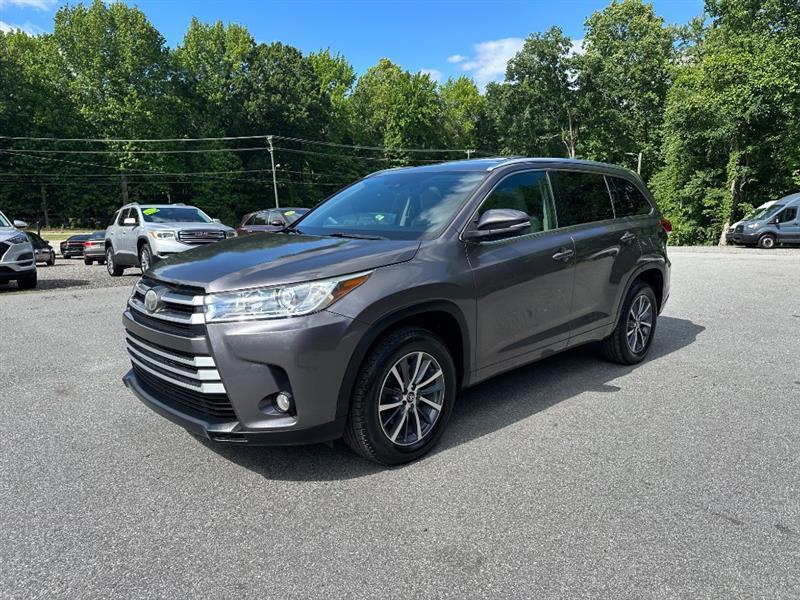 Toyota Highlander XLE FWD V6 2017