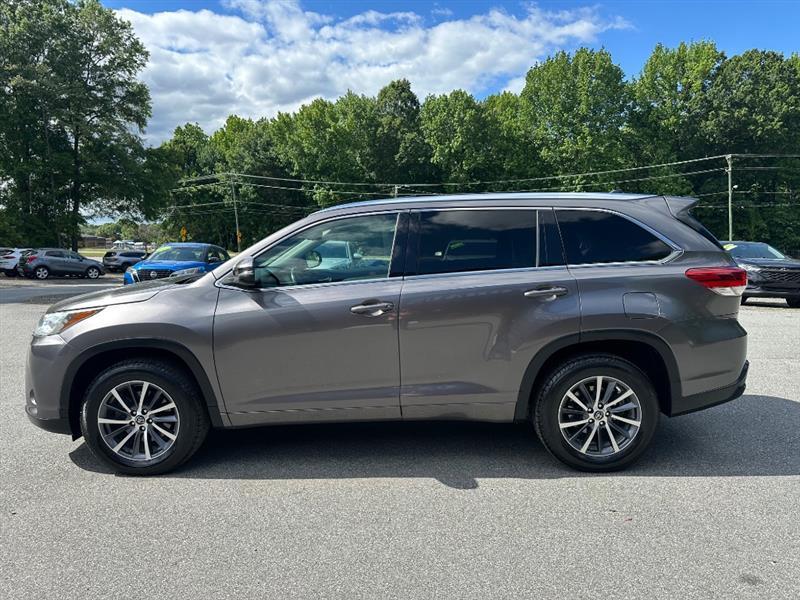 Toyota Highlander XLE FWD V6 2017