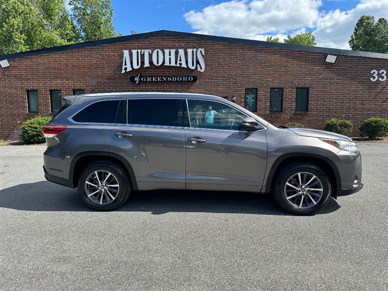 Toyota Highlander XLE FWD V6 2017