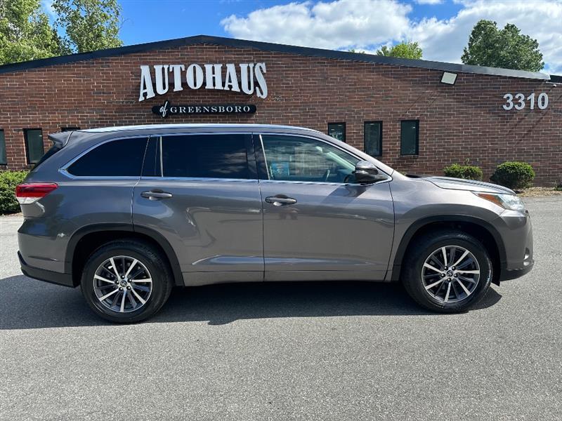 Toyota Highlander XLE FWD V6 2017
