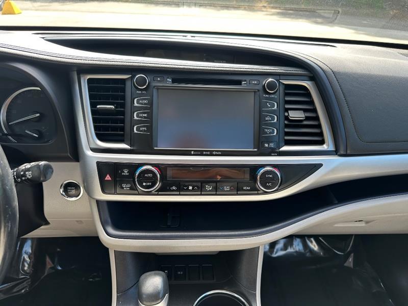 Toyota Highlander XLE FWD V6 2017