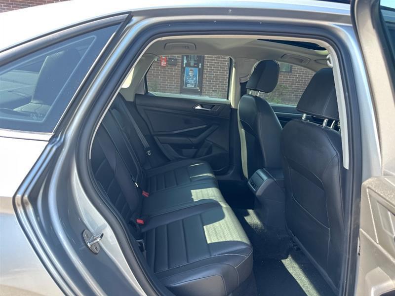 Volkswagen Jetta 1.4T SEL 8A 2021