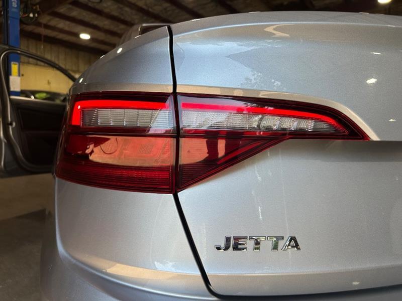 Volkswagen Jetta 1.4T SEL 8A 2021