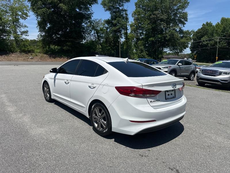 Hyundai Elantra Value Edition 6A 2017