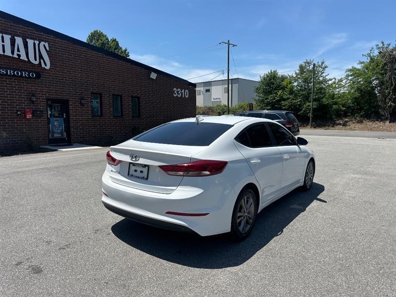 Hyundai Elantra Value Edition 6A 2017