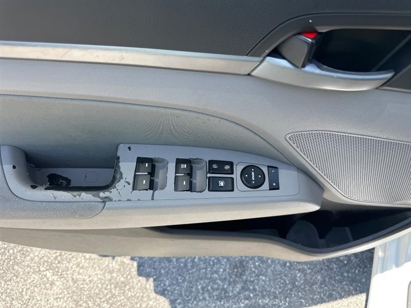 Hyundai Elantra Value Edition 6A 2017