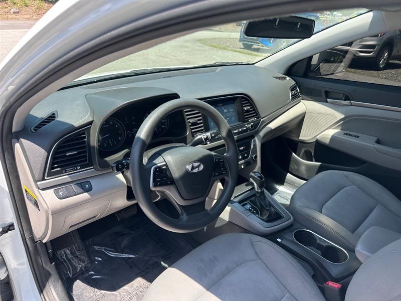 Hyundai Elantra Value Edition 6A 2017
