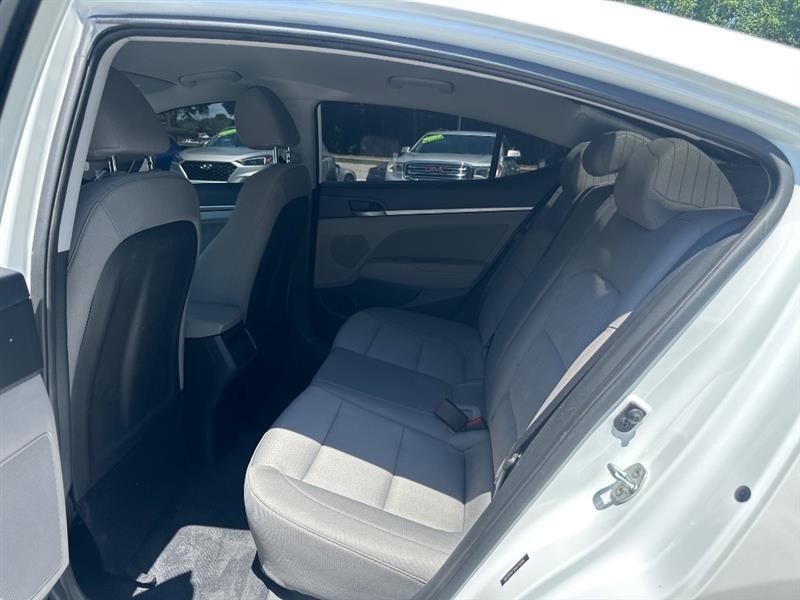 Hyundai Elantra Value Edition 6A 2017