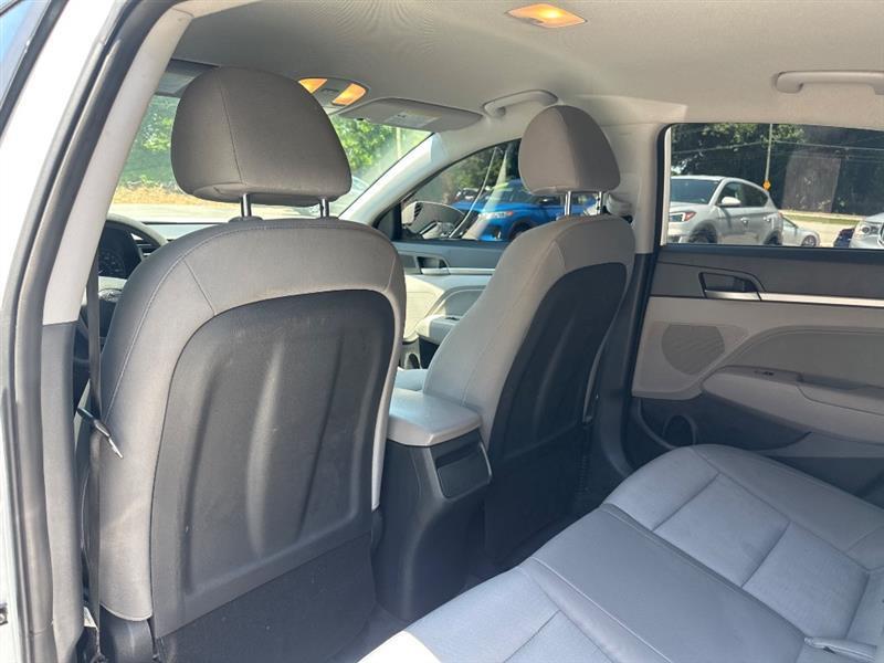 Hyundai Elantra Value Edition 6A 2017