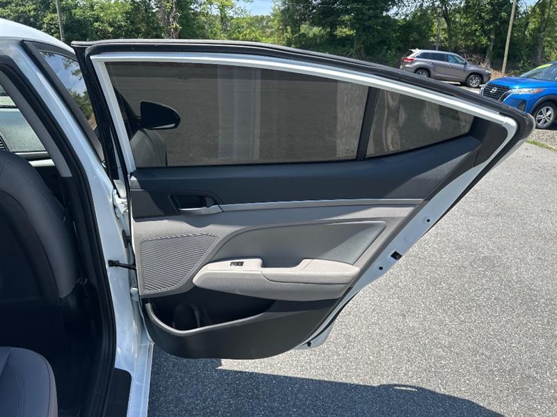 Hyundai Elantra Value Edition 6A 2017