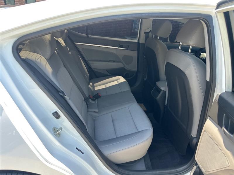 Hyundai Elantra Value Edition 6A 2017