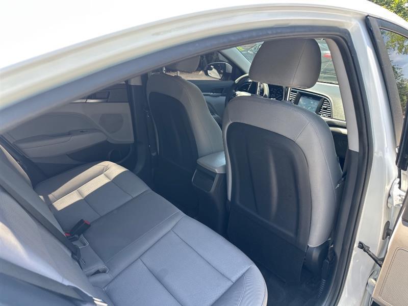 Hyundai Elantra Value Edition 6A 2017