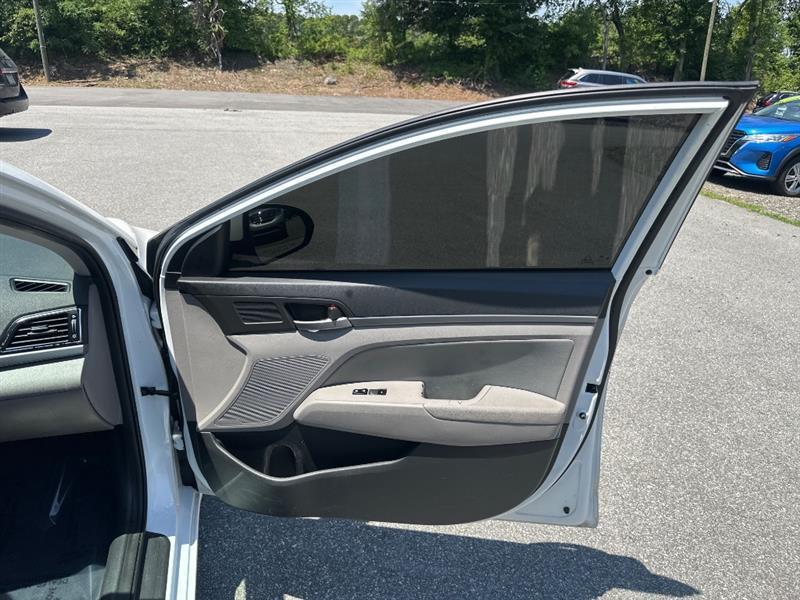 Hyundai Elantra Value Edition 6A 2017