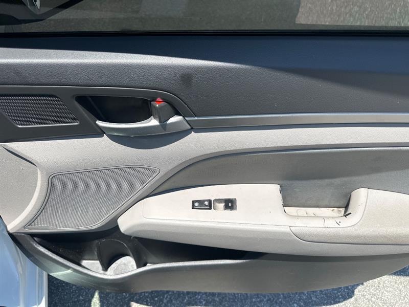 Hyundai Elantra Value Edition 6A 2017