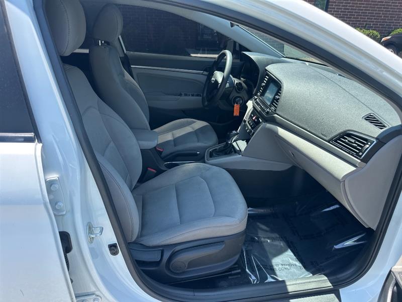 Hyundai Elantra Value Edition 6A 2017