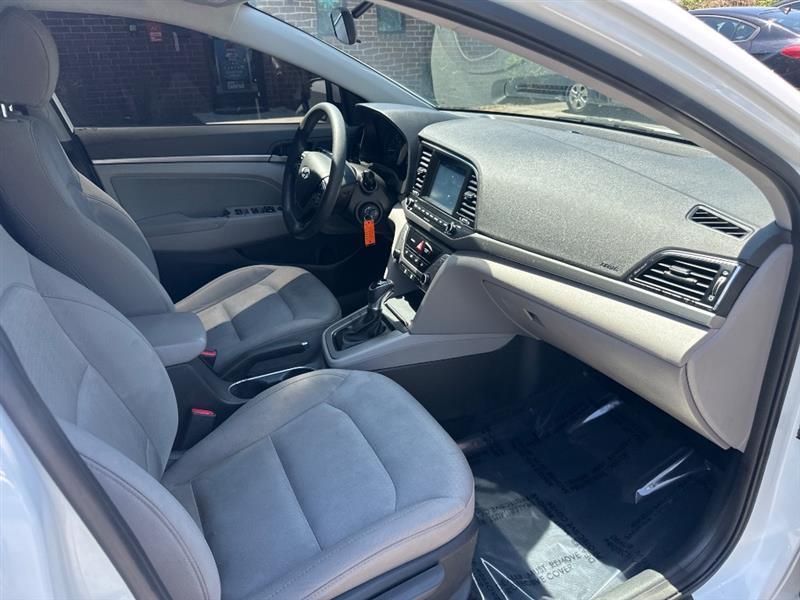 Hyundai Elantra Value Edition 6A 2017