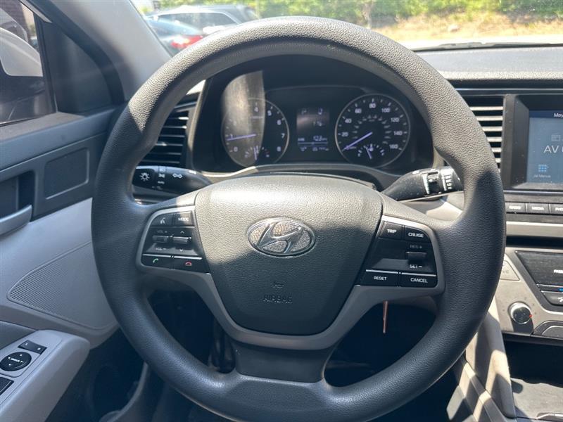 Hyundai Elantra Value Edition 6A 2017