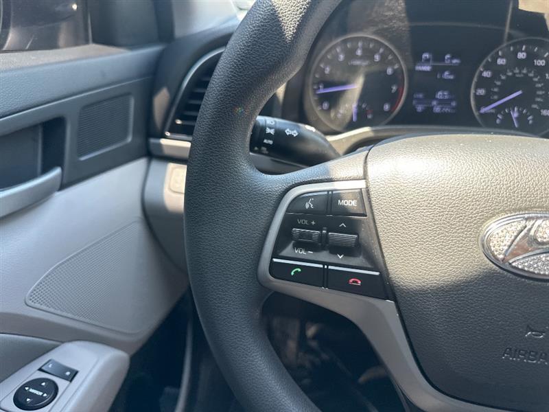 Hyundai Elantra Value Edition 6A 2017