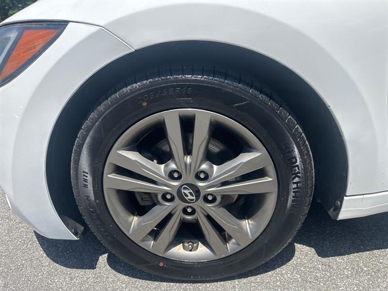 Hyundai Elantra Value Edition 6A 2017