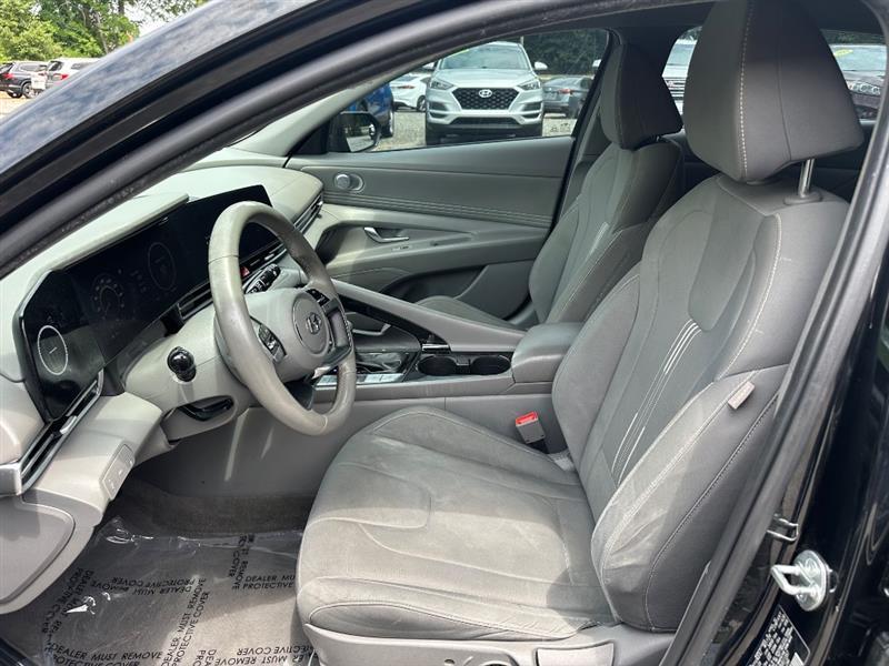 Hyundai Elantra SEL 2023