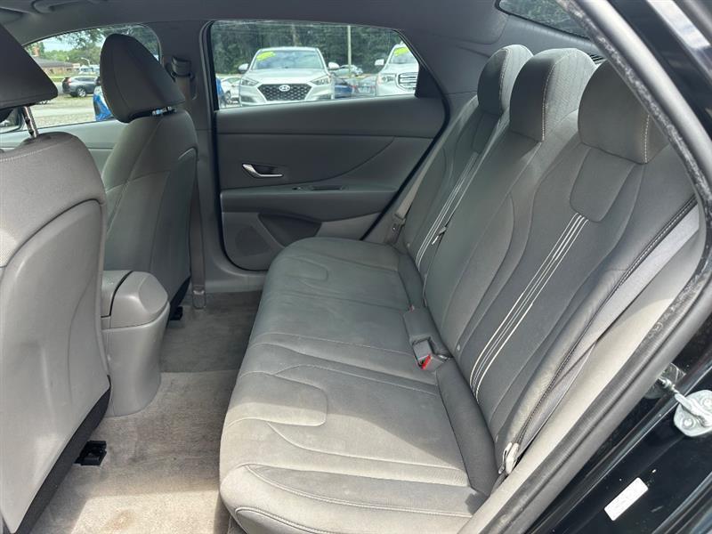 Hyundai Elantra SEL 2023