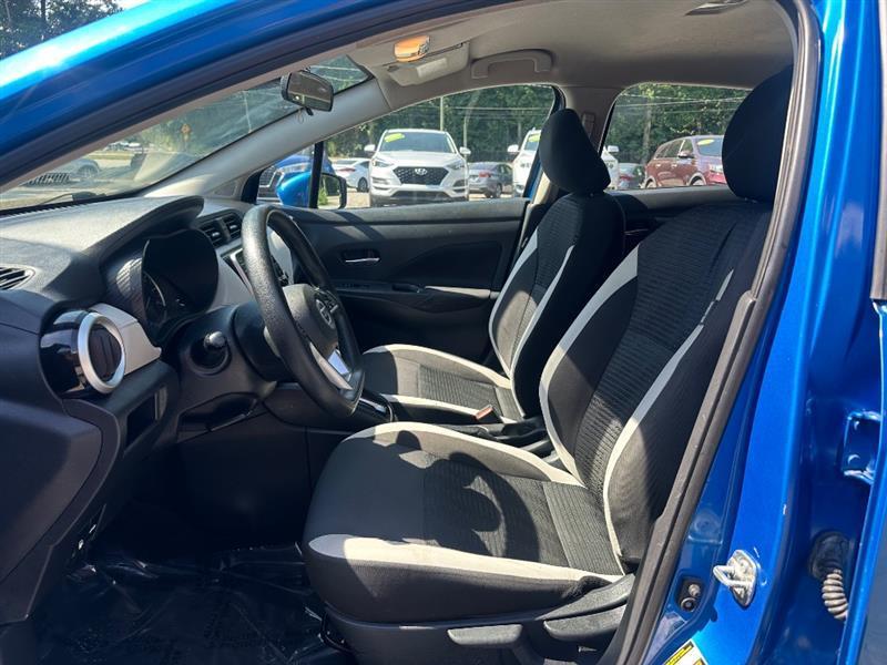 Nissan Versa SV 2021