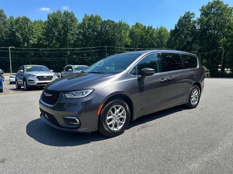 Chrysler Pacifica Touring L 2023
