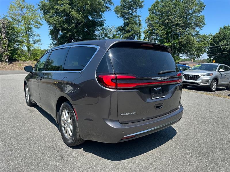 Chrysler Pacifica Touring L 2023