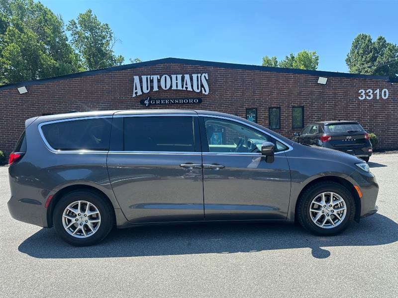 Chrysler Pacifica Touring L 2023