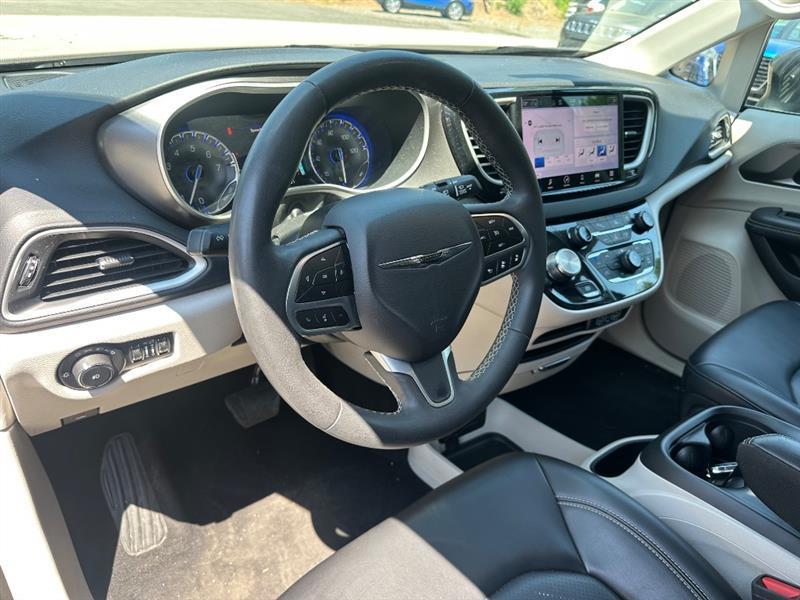 Chrysler Pacifica Touring L 2023