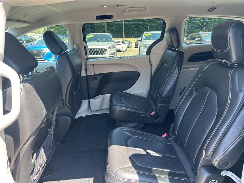 Chrysler Pacifica Touring L 2023